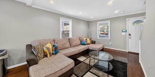 5211 Jay Street Northeast - Room 2 Gallery 5