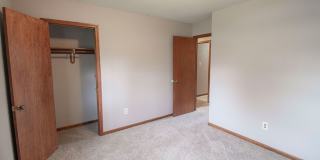 Spacious 3 bedroom w/ fenced yard Gallery 27