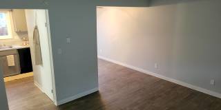 Townhouse Square Gallery 5