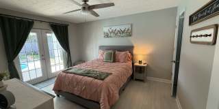 517 Palm Avenue Gallery 24