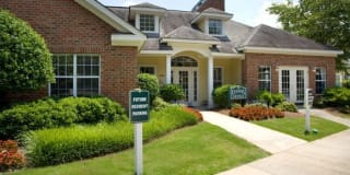 Columns at Club Drive Gallery 1