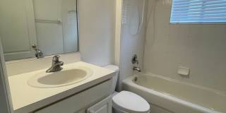 JUST LEASED- Annual unfurnished 3/2  house in Sarasota Gallery 25