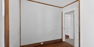 Charming 2BR apartment in Newport Gallery 22