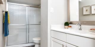 2000 Riverside Gallery 15