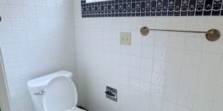 Spacious 2bd/2bath + Den home in gorgeous community (there's a lake!) Gallery 21