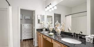 Grandeville at River Place Gallery 22