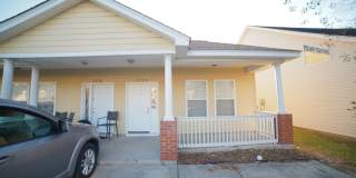 3 Bed / 3.5 Bath Townhome in NW Gallery 1