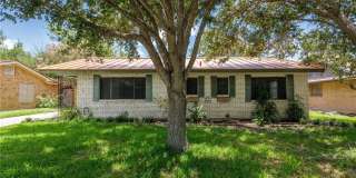 830 Crestview Drive Gallery 1