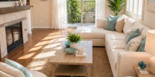 Stunning 2-Bedroom Townhome! Garage! AC! Gallery 1