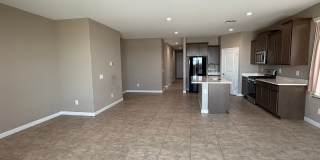 Beautiful Newer 4 Bedroom 3 Bathroom Anthem at Merrill Ranch Home! Gallery 15