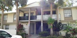 Large 1 Bed Condo, w/Bonus Room (Office?)  1 1/2 Bath Gallery 1