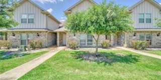Nice 4-bed 4-bath townhome Gallery 1