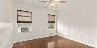 Live Close to Campus! 4 Bed/2 Bath Available for August 2026 Move-in! Gallery 12