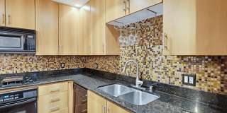 Modern Industrial Condo in the Heart of Downtown San Diego – Walk to Petco Park & Waterfront Gallery 7