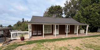 Charming Three Bed West Seattle Vintage Home Near Lincoln Park and Puget Sound! Gallery 4