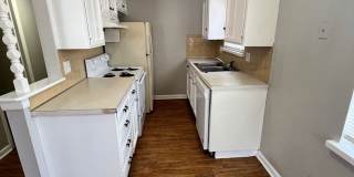 2-Bed, 1-Bath Apartment with Garage Parking! Gallery 6