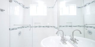 1215 Granville Ave. Gallery 13