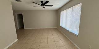 Spacious 2 bedroom/1 Bathroom End Unit Upstairs Condo. Gallery 10
