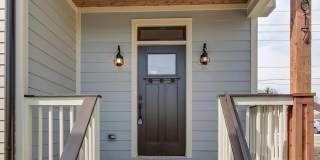 3 Bed/2.5 Bath-Modern Home-Minutes from Downtown Gallery 1