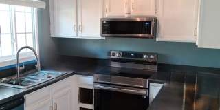 Spacious 3BR Townhome in Littleton Gallery 6