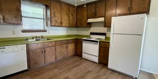 2 bedroom 1 bath duplex is located off Whitehead Rd! Gallery 9
