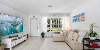 1012 N 13th Ter Gallery 1