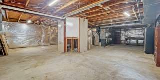 214 W LOCUST Street Gallery 35