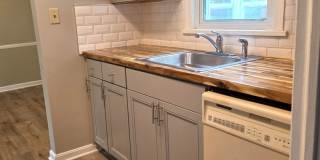 Charming 3-Bedroom Home in Fairview Park Gallery 12