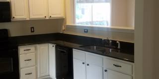 Lovely Townhome in Southeast Columbia Gallery 5