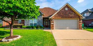 Wonderful home centrally located in Centerton with SOLAR - cut your electric bill down tremendously! Gallery 1