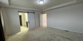 Beautiful Home in Windsor Gallery 19