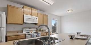 Trails End Apartment Community i Gallery 2