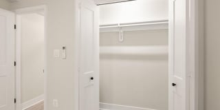 214 S HENRY ST Gallery 19