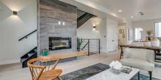 Beautiful Townhome in Southeast Denver Gallery 4