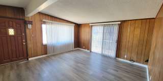 3 Bedroom Home Near Schools, Shopping, & Downtown Brawley Gallery 1