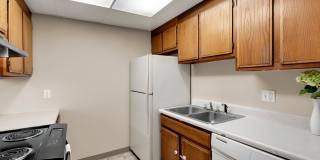 Large 1 & 2 Bedrooms available, PET FRIENDLY! Gallery 117