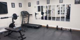 Room in 3 Bedroom Home at Arabian King Gallery 8