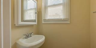 3 Story Condo w/ Loft in Bloomingdale NW!! Walking Distance to 2 Metros! Gallery 12