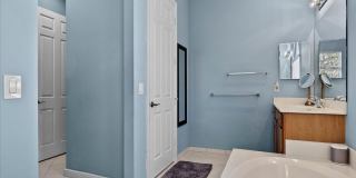 82 Stoney Drive Gallery 21