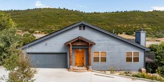 Multi-Level Single-Family Home in Summit Park Multi-Level Single-Family Home in Summit Park Gallery 1