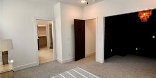 8881 Williams Road Gallery 17