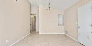 5271 Leon St Gallery 6