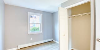 Lovely 3 Bedroom 1 Bathroom - 1st Floor with/ Washer and Dryer Gallery 39