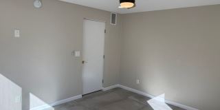 Spacious 3 Bed/2 Bath Townhouse w/ an Office in Northeast Tucson! Gallery 25