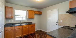 2 bed, 1 bath in great location - move in ready! Gallery 7