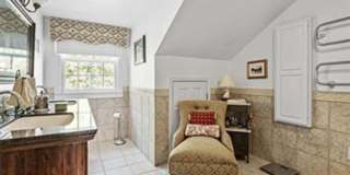 Beautiful 2 bedroom/ 2 bathroom apartment located right on Historic Main Street in St. Charles. Beautiful 2 bedroom/ 2 bathroom apartment located right on Historic Main Street in St. Charles. Gallery 27