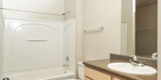 Wilshire Place Apartments Gallery 25