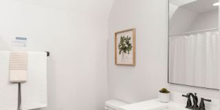 Designer Home near Auburn University's Campus! Gallery 13