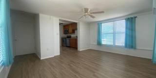 2/1.5 Beachside Bungalow Gallery 9