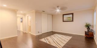Beautifully renovated courtyard townhome in the heart of Corpus Christi Gallery 12